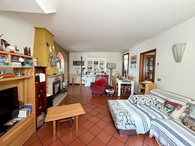 Appartamento in vendita di 150 m² in Via Regina Elena, 3