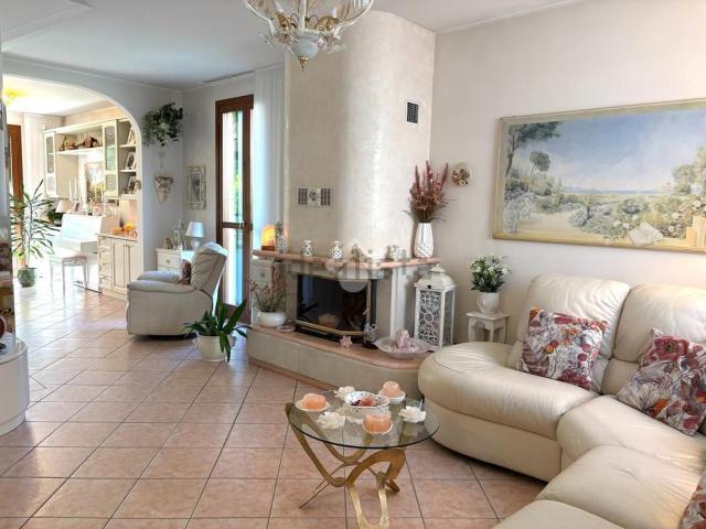 Appartamento in vendita di 150 m² in Via Motta, 155