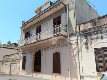 Appartamento in vendita di 150 m² in Via Tenente Pollina, 35