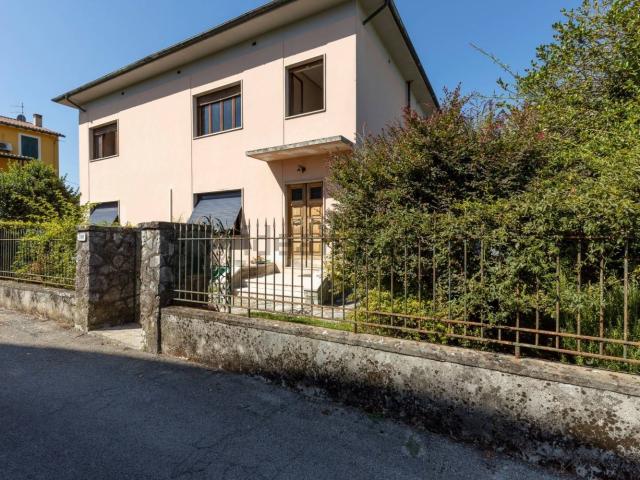 Appartamento in vendita di 150 m² in Via Teresa Bandettini