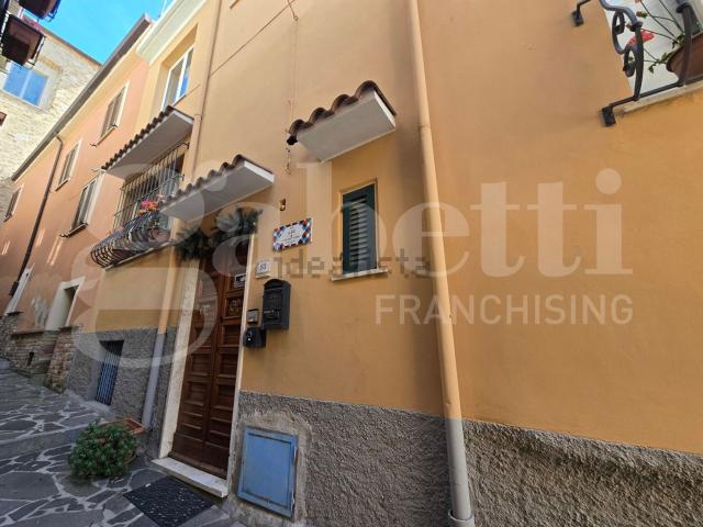 Appartamento in vendita di 150 m² in Via Terranova, 83