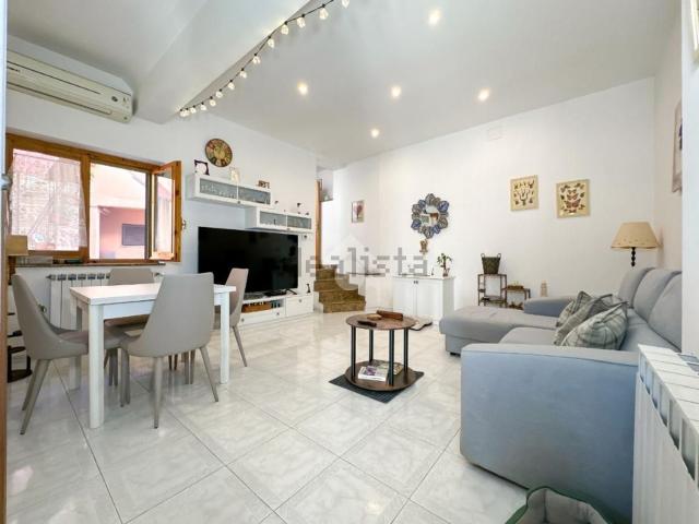 Appartamento in vendita di 150 m² in Via Tuscolo, 17
