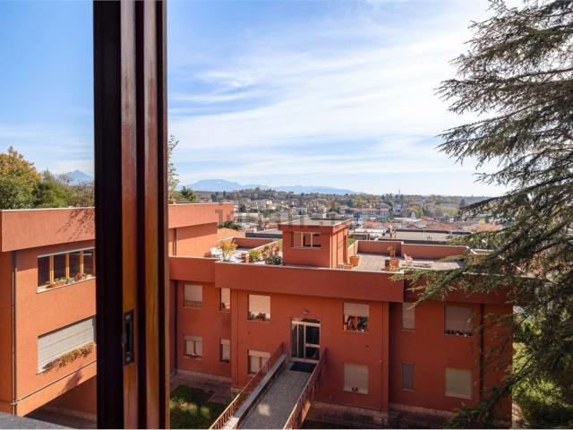 Appartamento in vendita di 150 m² in Via Umberto Maddalena