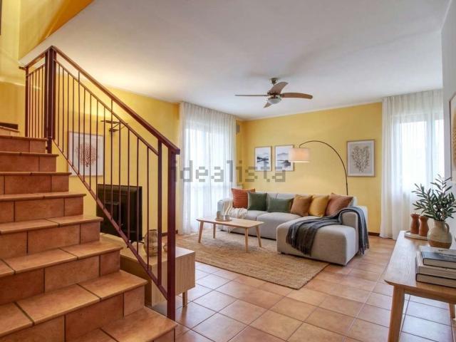 Appartamento in vendita di 150 m² in Via Ugo Foscolo