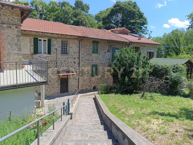 Appartamento in vendita di 150 m² in Via Val di Piatta, 10