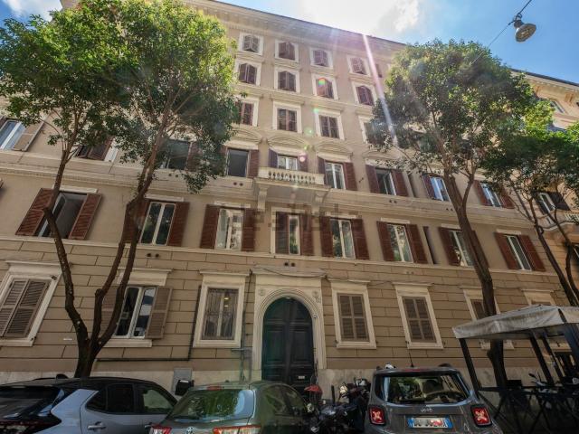 Appartamento in vendita di 150 m² in Via Valadier