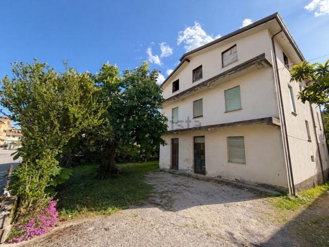 Appartamento in vendita di 150 m² in Via Vallicelle, 26