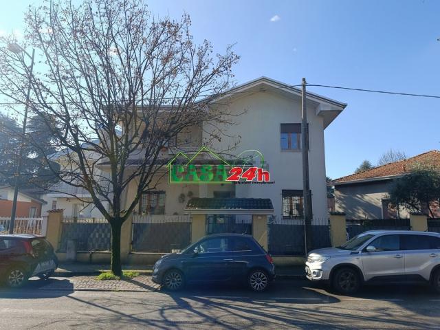 Appartamento in vendita di 150 m² in Via Varese, 186