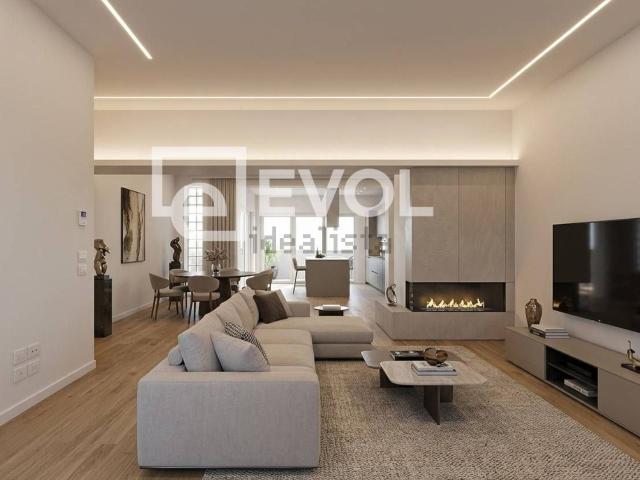 Appartamento in vendita di 150 m² in Via Vittorio Veneto