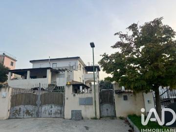 Appartamento in vendita di 150 m² in Via Vienna