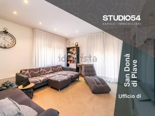 Appartamento in vendita di 150 m² in Via XIII Martiri, 50
