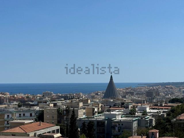 Appartamento in vendita di 150 m² in Viale Teracati