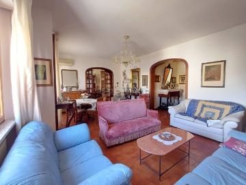 Appartamento in vendita di 150 m² in Viale Tica