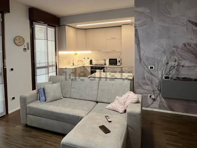 Appartamento in vendita di 150 m² in Viale Antonio Gramsci, 461