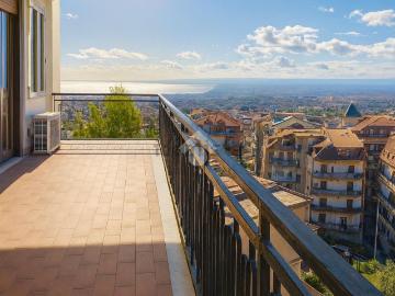 Appartamento in vendita di 150 m² in Viale dell&apos Autonomia, 74