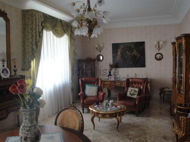 Appartamento in vendita di 150 m² in Viale della Regione, 30