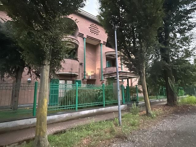 Appartamento in vendita di 150 m² in Viale della Solidarietà, 25