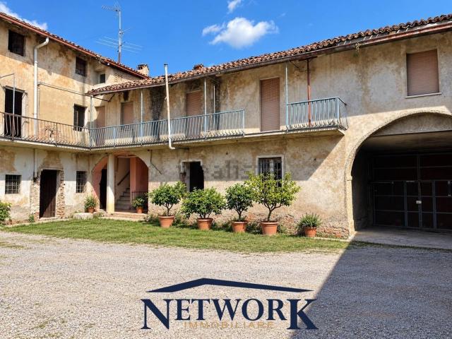 Appartamento in vendita di 150 m² in Viale Erasmo Boschetti