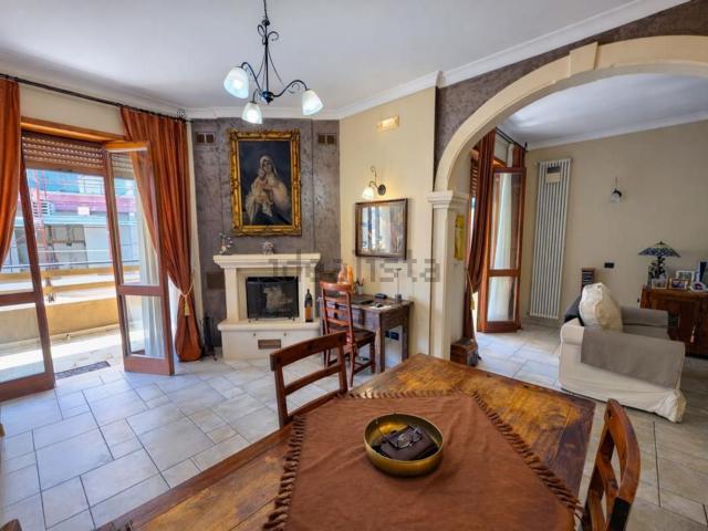Appartamento in vendita di 150 m² in Viale G. Leopardi, 39