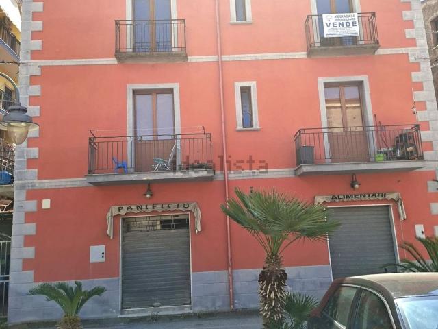 Appartamento in vendita di 150 m² in Vico Cieco Via Capo Spartivento, 2