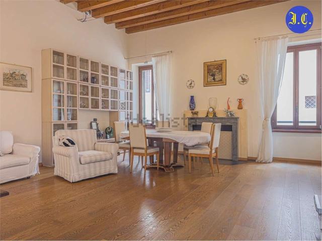 Appartamento in vendita di 150 m² in Vicolo Dietro Campanile Filippini