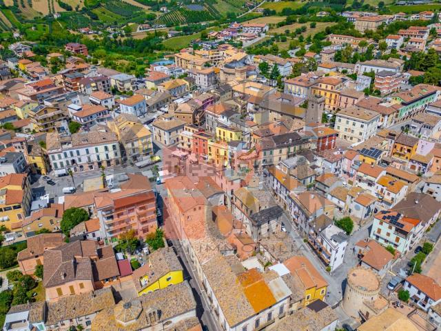 Appartamento in vendita di 150 m² in Vicolo Fratelli de Benedictis, 10