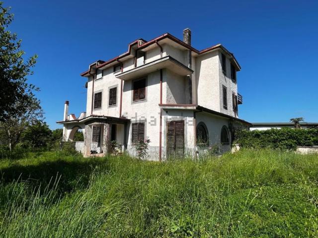 Appartamento in vendita di 150 m² in Contrada Cerasolo