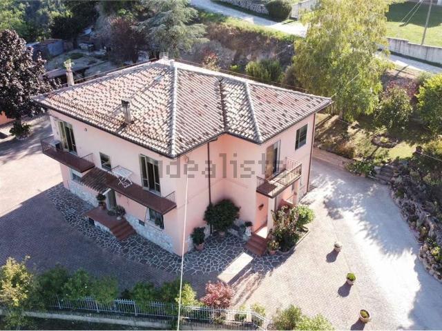Appartamento in vendita di 150 m² in Contrada Margani, 9