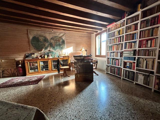 Appartamento in vendita di 150 m² in Fondamenta de la Misericordia