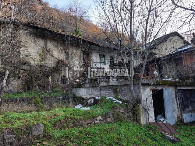 Appartamento in vendita di 150 m² in Frazione Cartesanaz, 1
