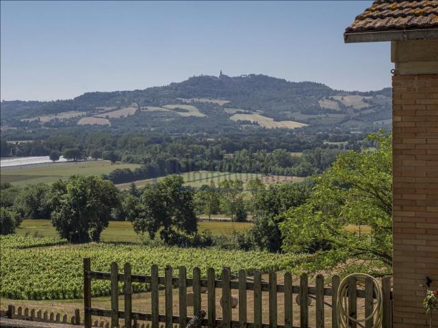 Appartamento in vendita di 150 m² in Frazione Montemolino, 17