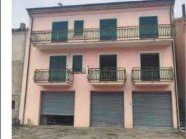 Appartamento in vendita di 150 m² in Largo Caritá, 15