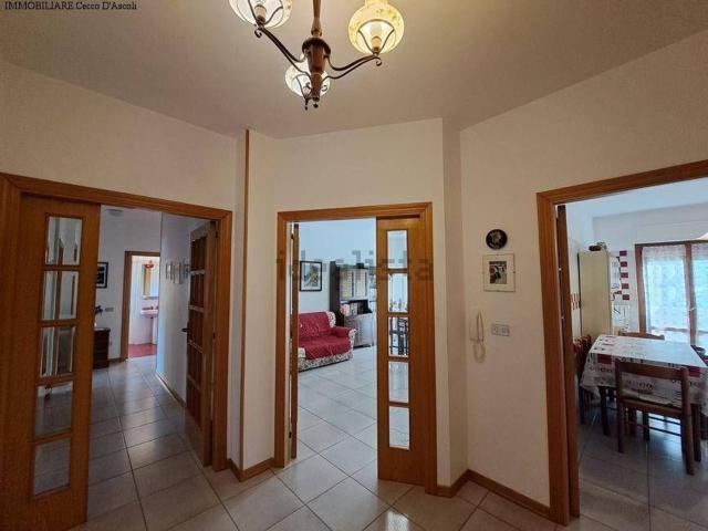 Appartamento in vendita di 150 m² in Largo dei Fiordalisi