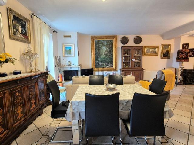 Appartamento in vendita di 150 m² in Largo Fiumitello