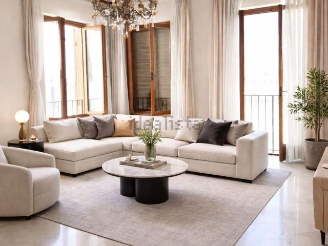 Appartamento in vendita di 150 m² in Piazza Sant&apos Ambrogio, 19