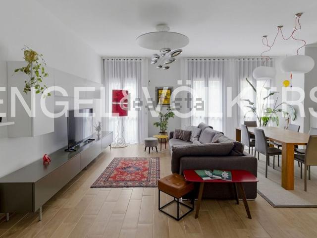 Appartamento in vendita di 150 m² in Piazzale Europa, 1