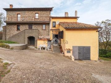 Appartamento in vendita di 150 m² in Strada Case Nuove, 4