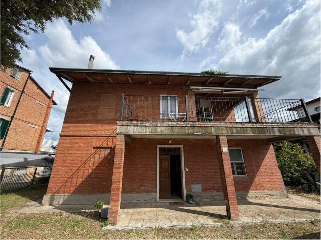 Appartamento in vendita di 150 m² in Strada Pila San Martino in Colle, 10