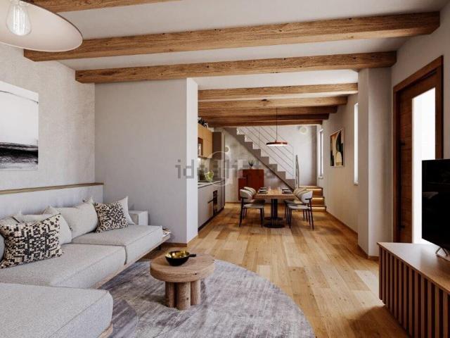 Appartamento in vendita di 151 m² in Via Casa Bianca