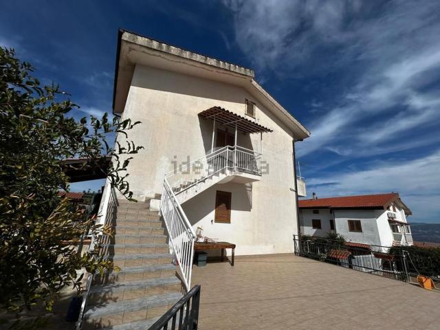Appartamento in vendita di 151 m² in Via Chiusa Quintieri