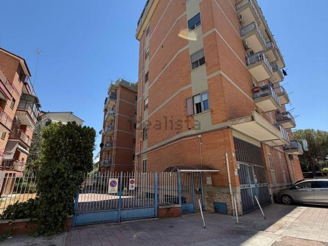 Appartamento in vendita di 151 m² in Via Gino Acquaviva, 27