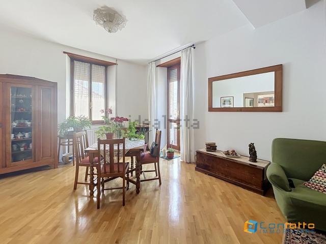 Appartamento in vendita di 151 m² in Via delle Zeppelle, 132