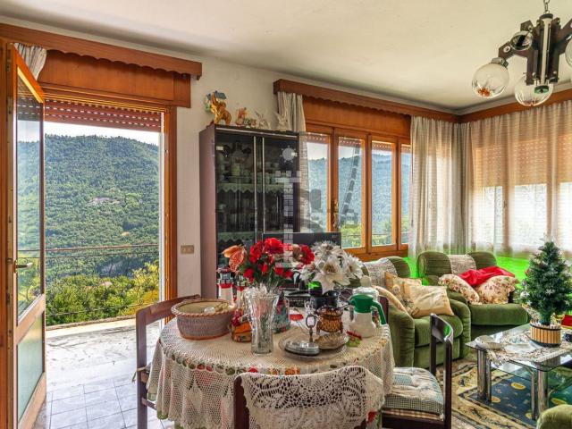 Appartamento in vendita di 151 m² in Via Fosse di Sotto, 1