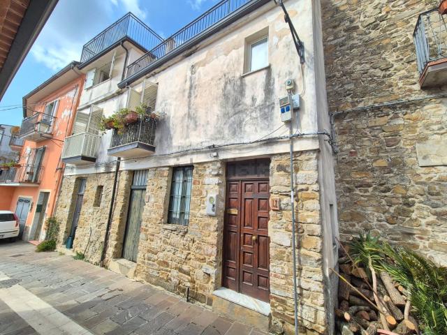 Appartamento in vendita di 151 m² in Via Serre, 42