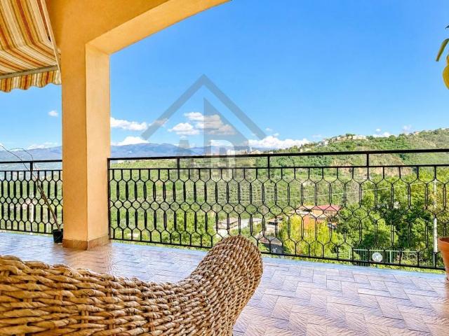 Appartamento in vendita di 151 m² in Via Puglia, 12