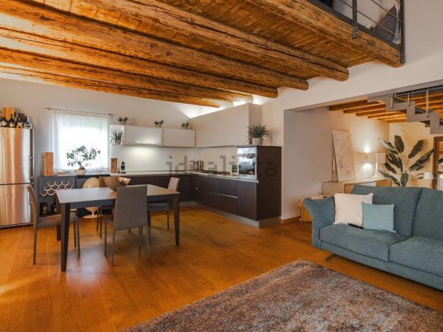 Appartamento in vendita di 151 m² in Via Udine, 1