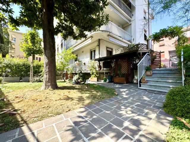 Appartamento in vendita di 151 m² in Via Volturno, 3