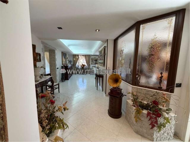 Appartamento in vendita di 151 m² in Viale Val di Mazara, 32