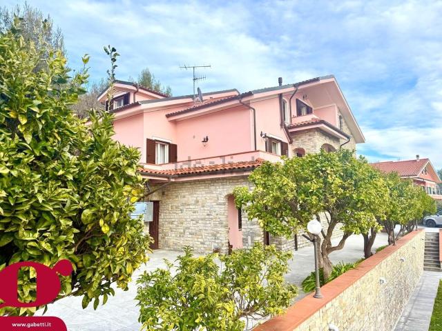 Appartamento in vendita di 151 m² in Strada Cason della Guardia