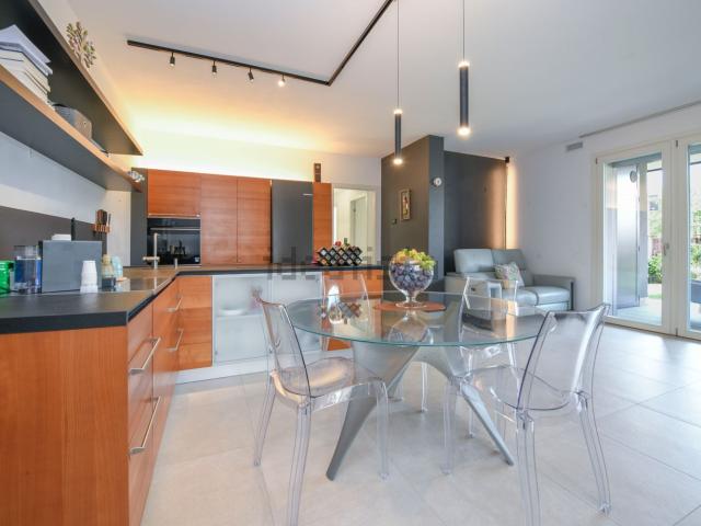 Appartamento in vendita di 152 m² in Via Angelo Butturini